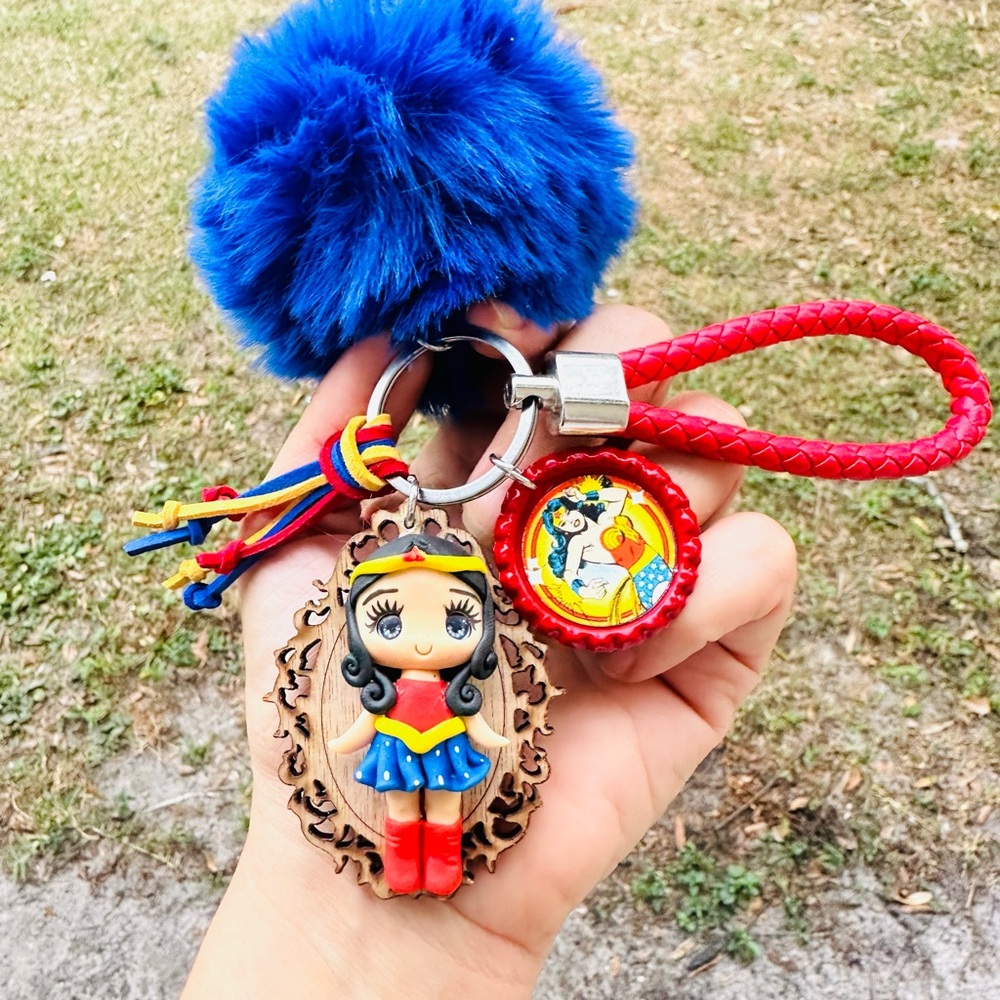 Wonder women 100% handmade by me porcelain keychain / wonder women lanyard